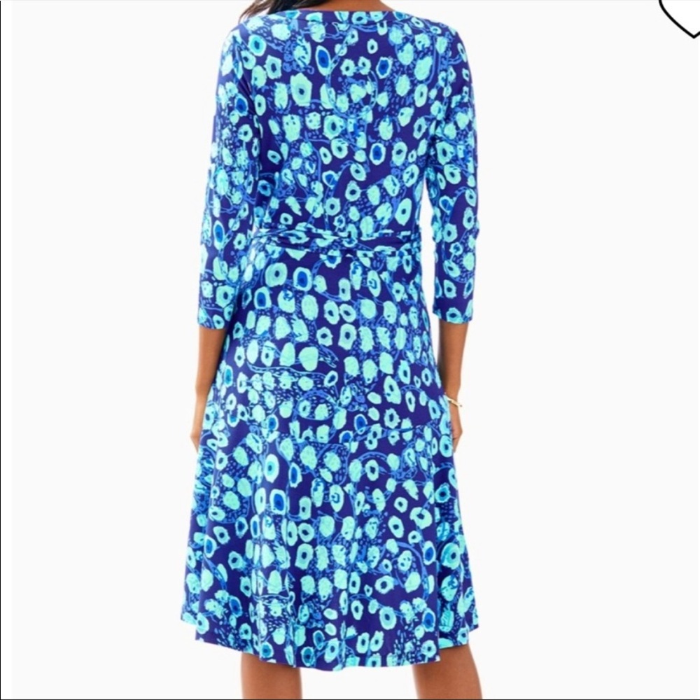 GORGEOUS Lilly Pulitzer Blue Floral Wrap Dress. LIKE NEW! - Picture 2 of 10